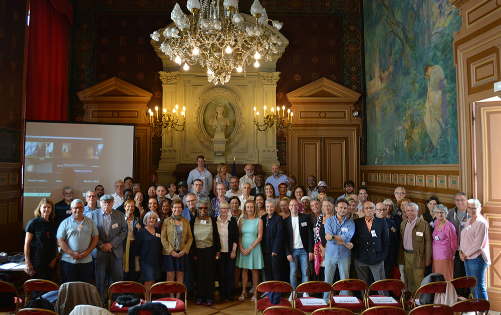 Membres de l'Assemblée générale Français du monde - ADFE (Photo de famille)