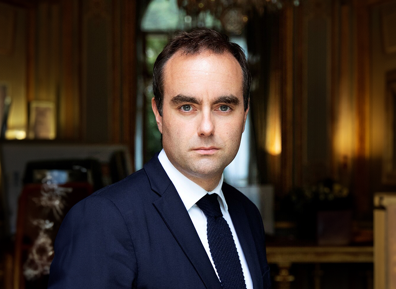 Par © Patrice Normand/Leextra via opale — https://www.defense.gouv.fr/ministere/sebastien-lecornu-ministre-armees, CC BY-SA 4.0, https://commons.wikimedia.org/w/index.php?curid=175855241
