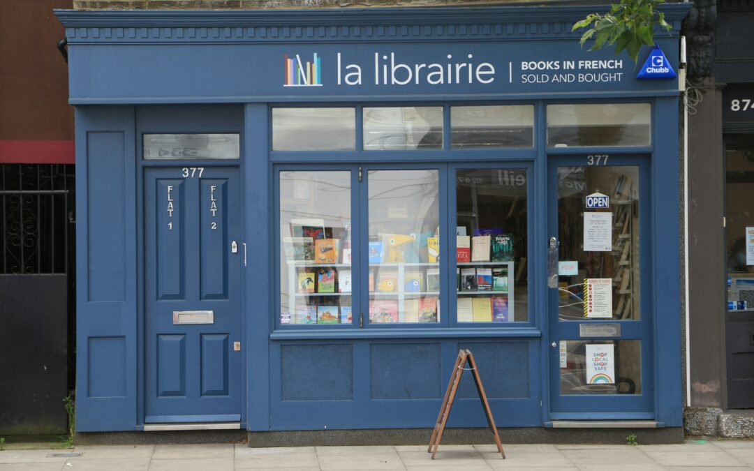 Librairies françaises à l&rsquo;étranger : une étude officielle révèle des fragilités structurelles profondes